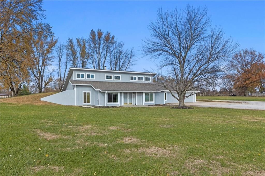 1306 E Hubach Hill Road, Raymore, MO