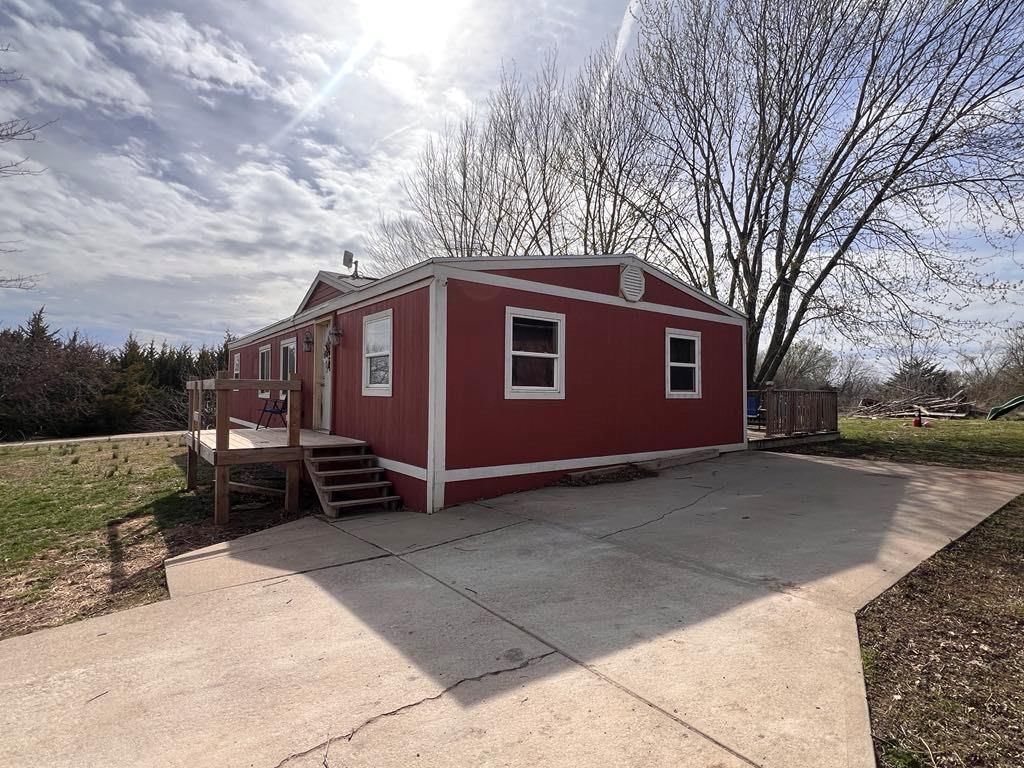 10611 Jesse James Road — photo 2