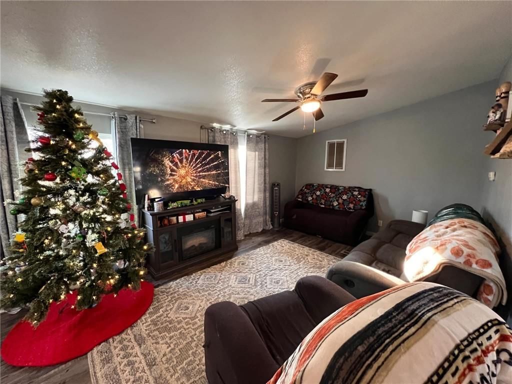 10611 Jesse James Road — photo 4