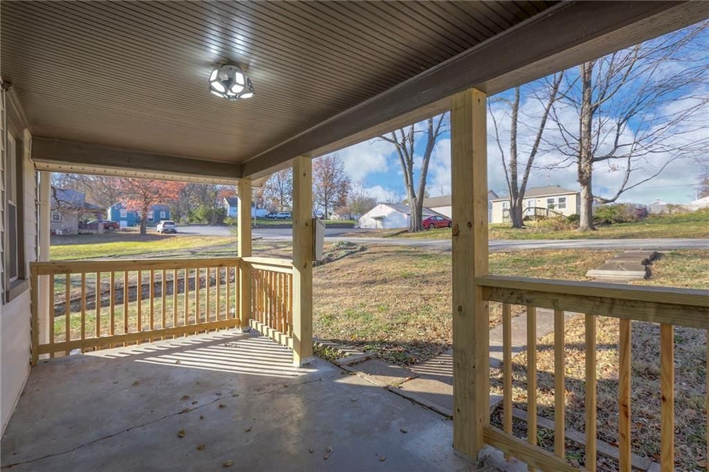 817 S Woodbury Street — photo 4