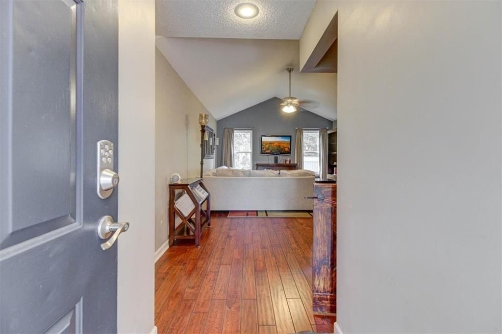 3002 Younger Drive — photo 4
