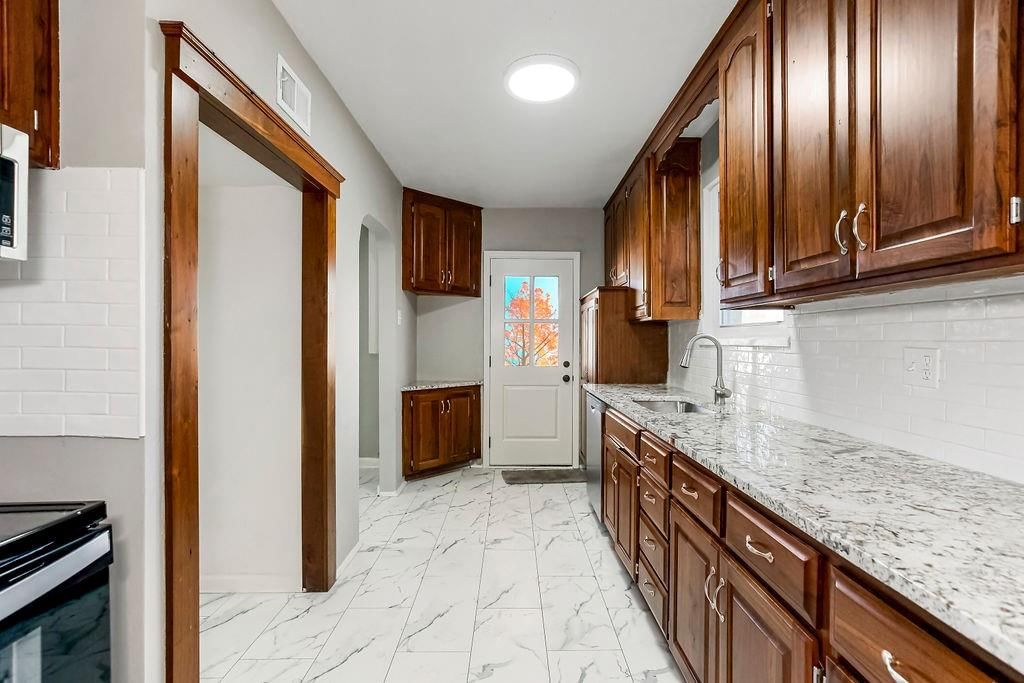 345 S 72nd Street — photo 5