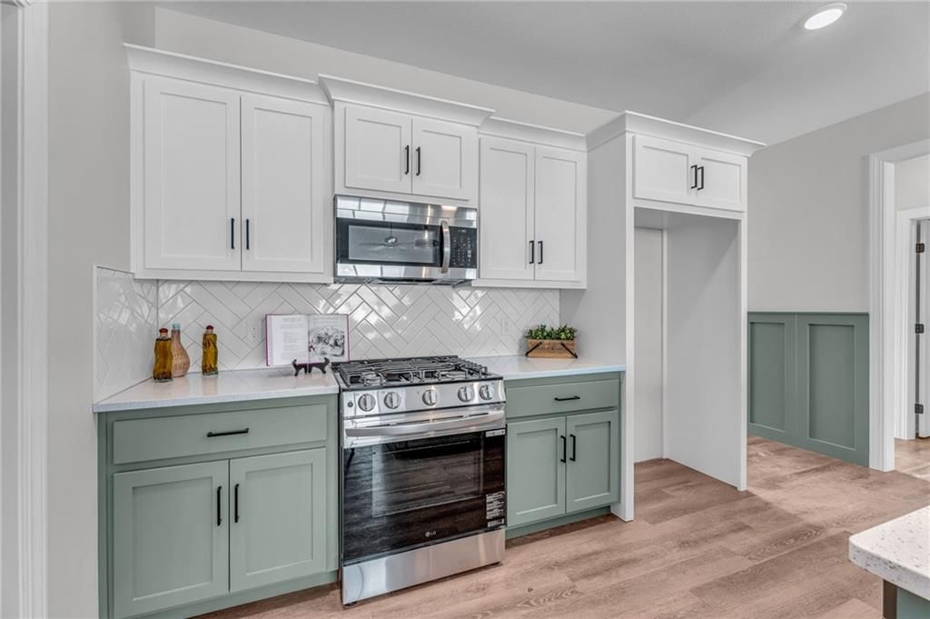 334 W 25th Street — photo 10