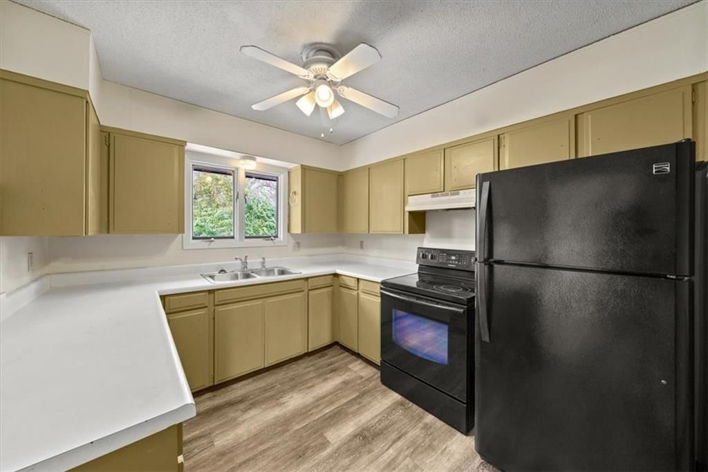 606 E 78th Street — photo 17