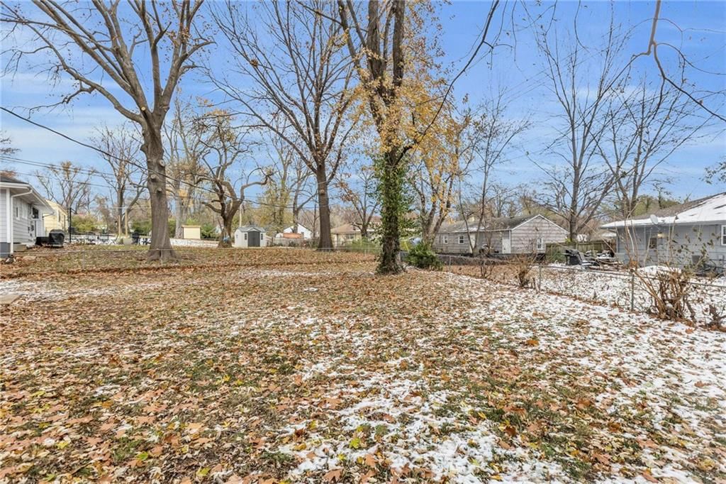 10117 White Avenue — photo 23