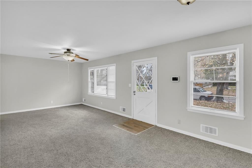 10117 White Avenue — photo 4