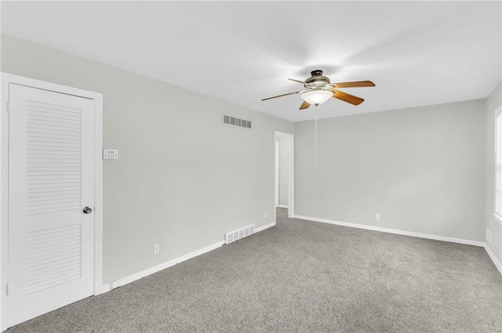 10117 White Avenue — photo 7