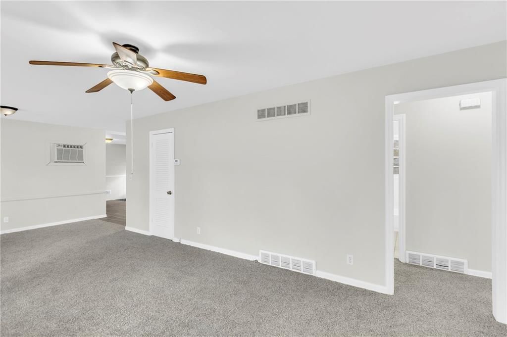 10117 White Avenue — photo 8