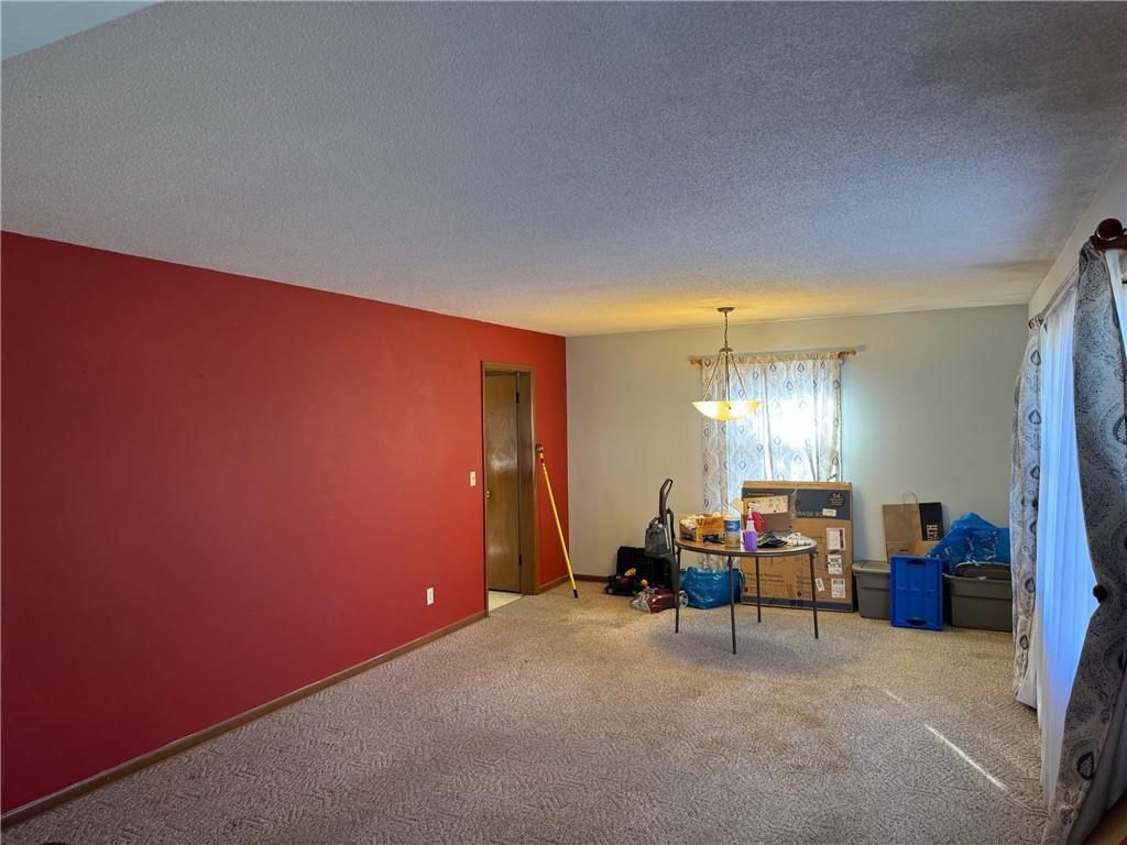 1401 S Edgevale Street — photo 2