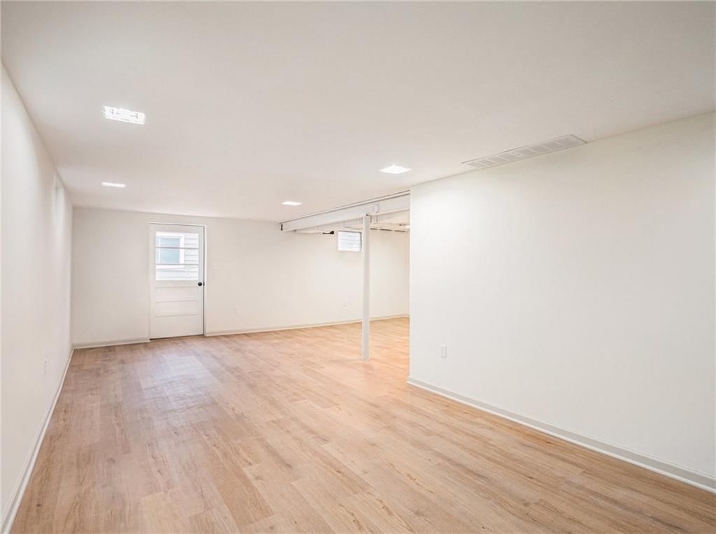 926 Hillside Avenue — photo 18