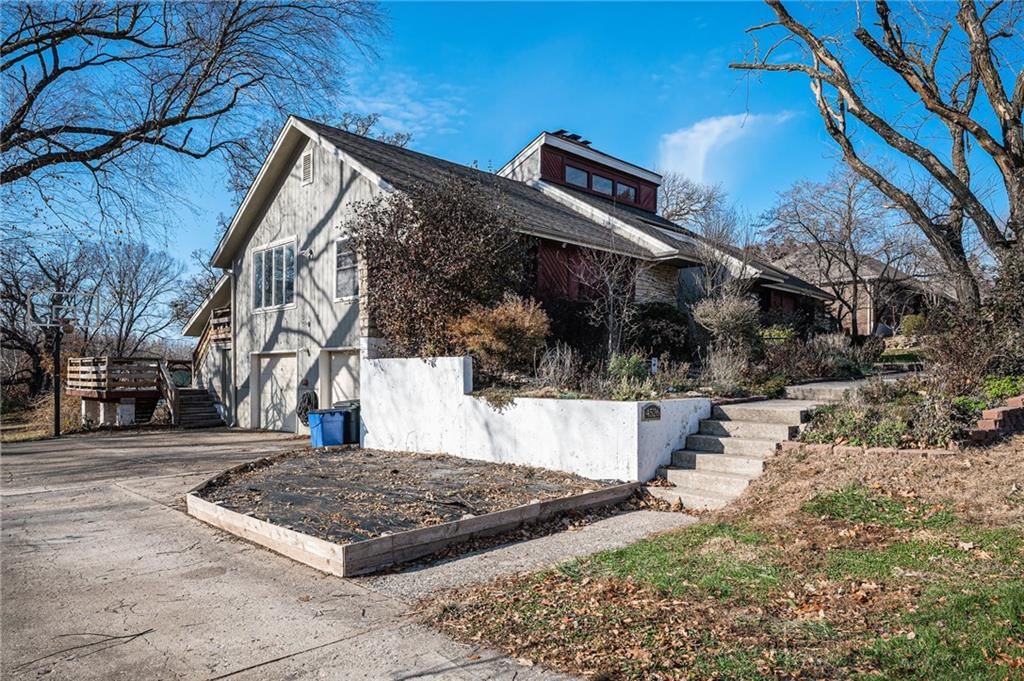 4526 N 123rd Terrace — photo 34