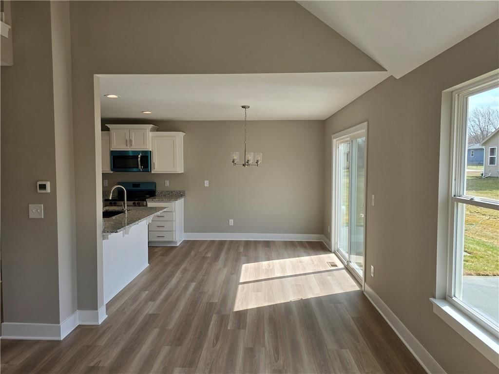507 W Smith Street — photo 31