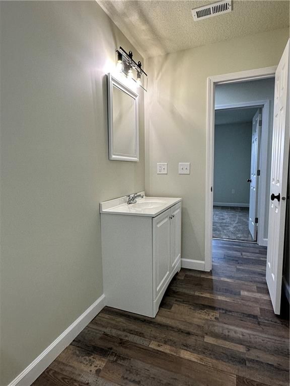 810 N Locust Street — photo 18