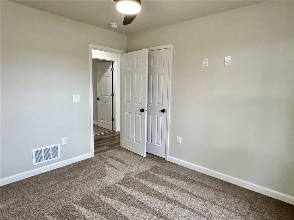 810 N Locust Street — photo 21
