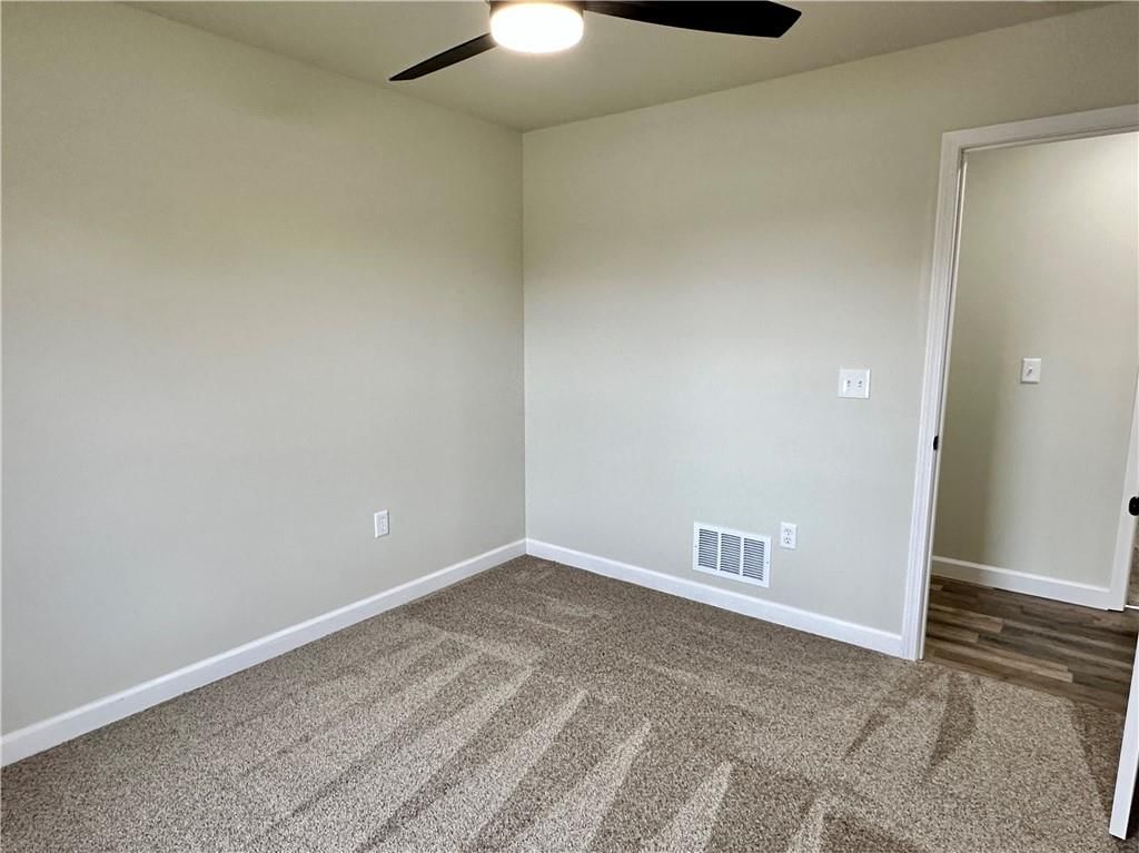 810 N Locust Street — photo 22