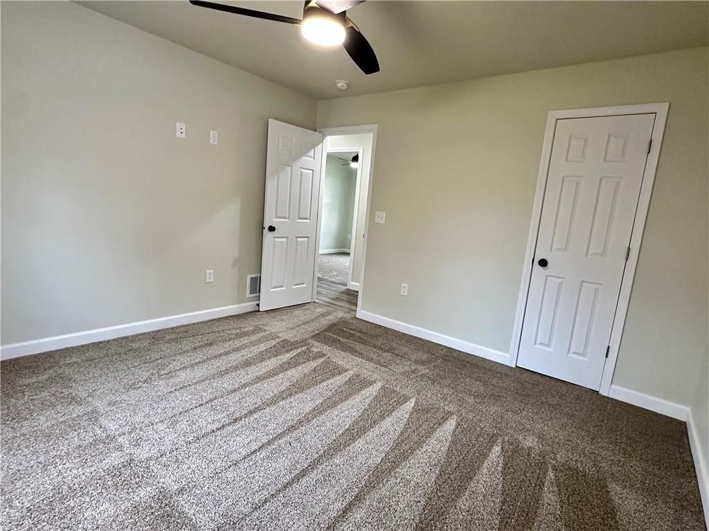 810 N Locust Street — photo 25