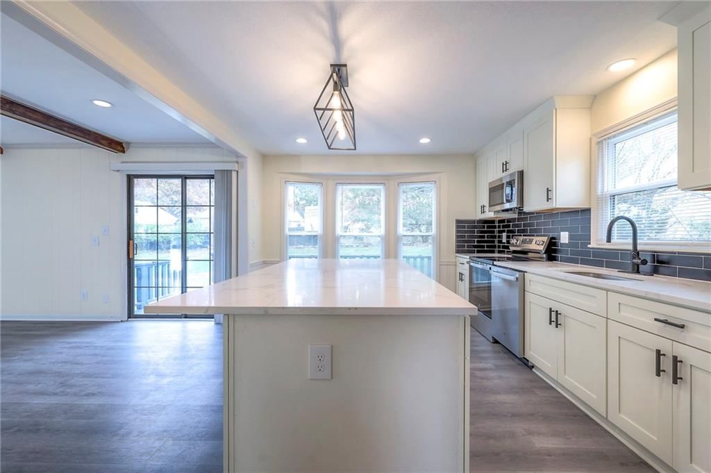 303 S SUNSET Lane — photo 9