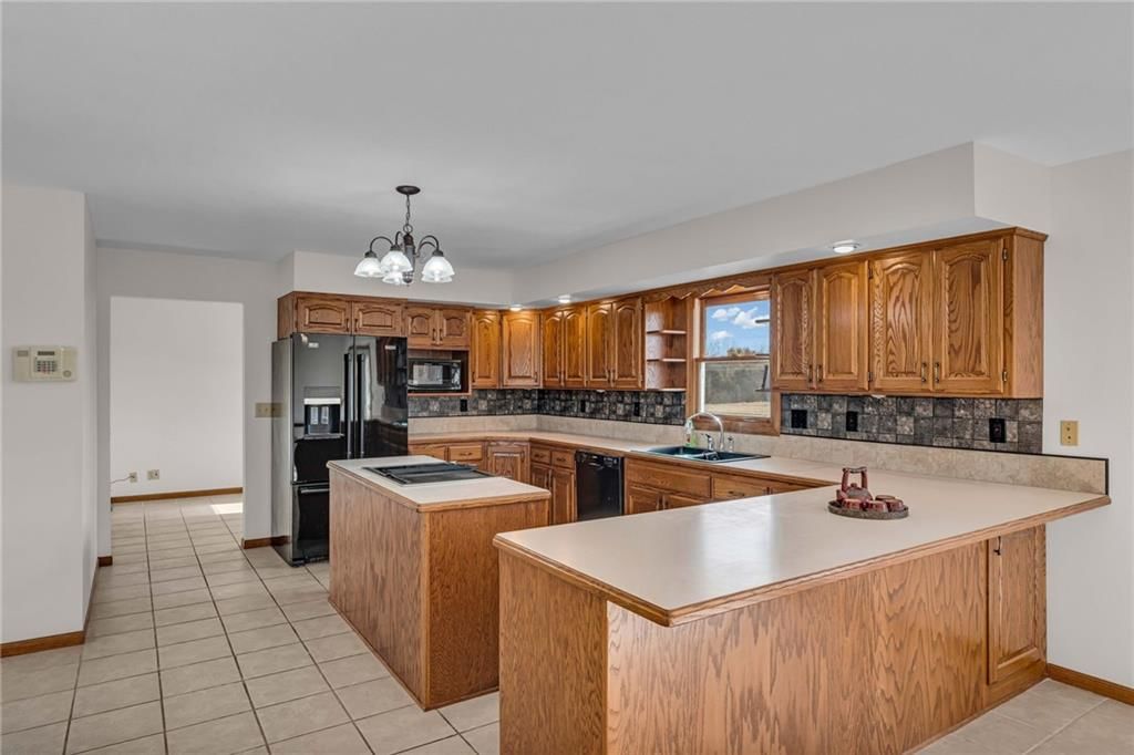 1005 N 1138 Road — photo 11