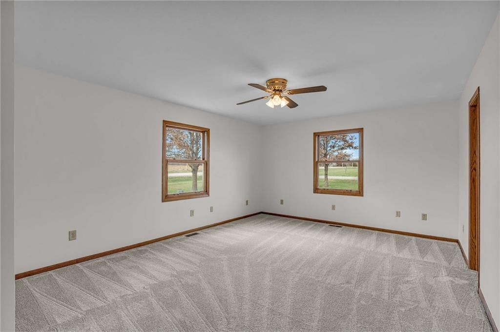 1005 N 1138 Road — photo 25