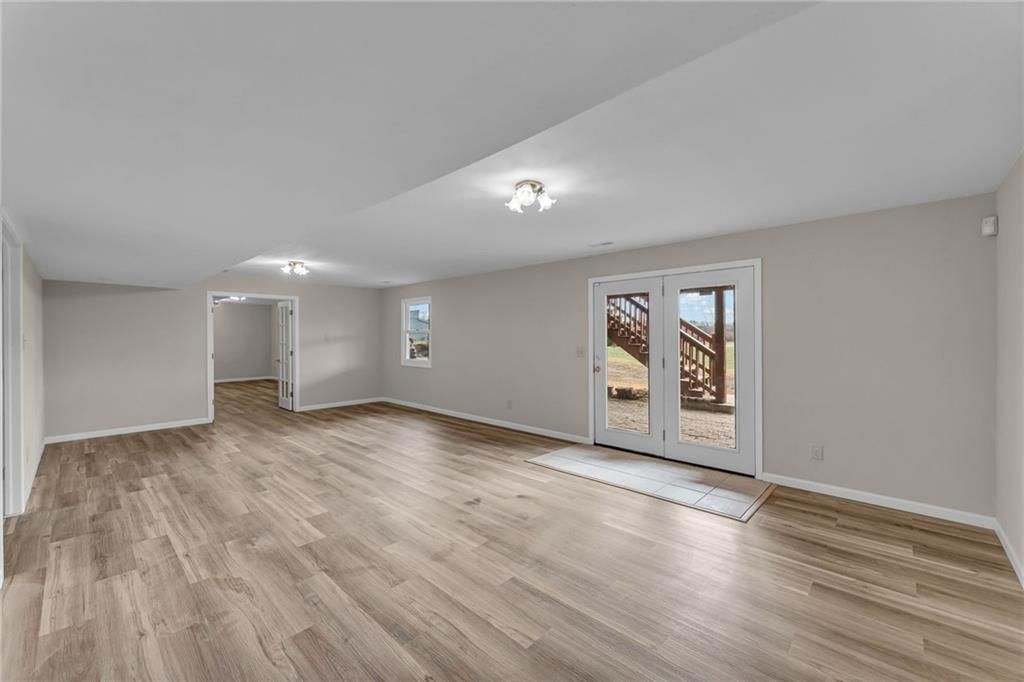 1005 N 1138 Road — photo 31