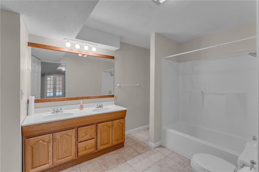 1005 N 1138 Road — photo 35