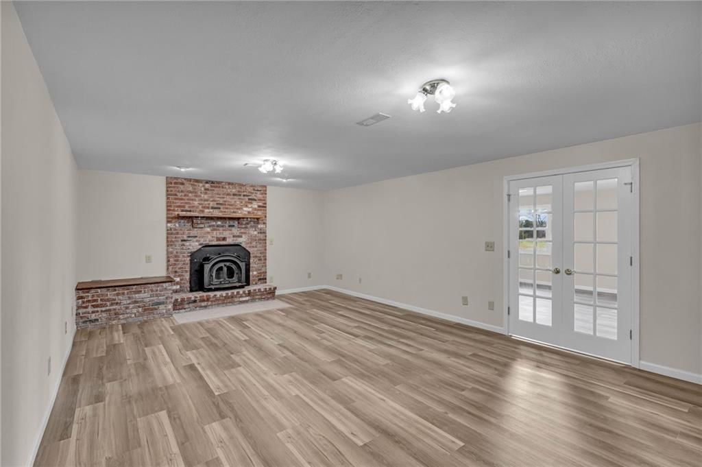 1005 N 1138 Road — photo 36