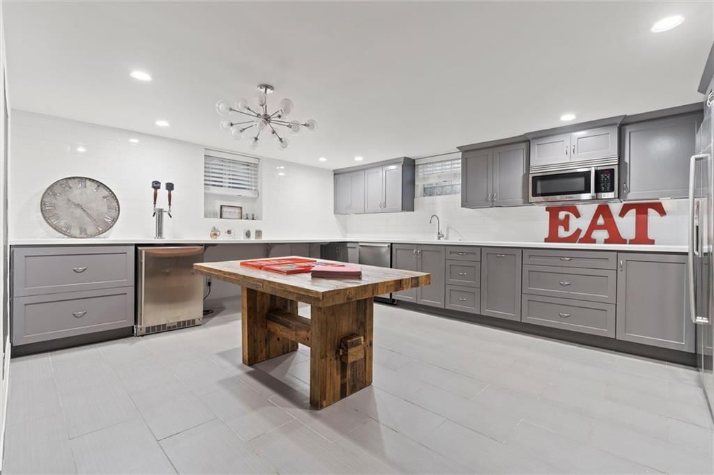 2101 W 70th Street — photo 32