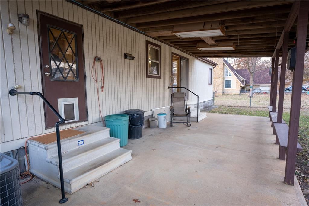 223 N Dane Avenue — photo 33