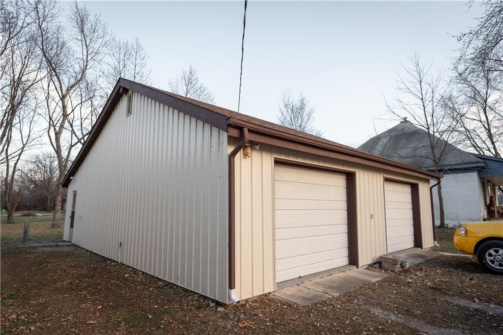 223 N Dane Avenue — photo 38