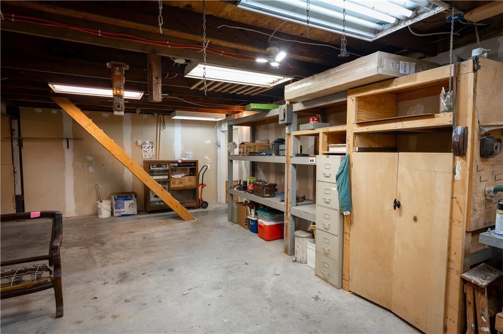 223 N Dane Avenue — photo 41