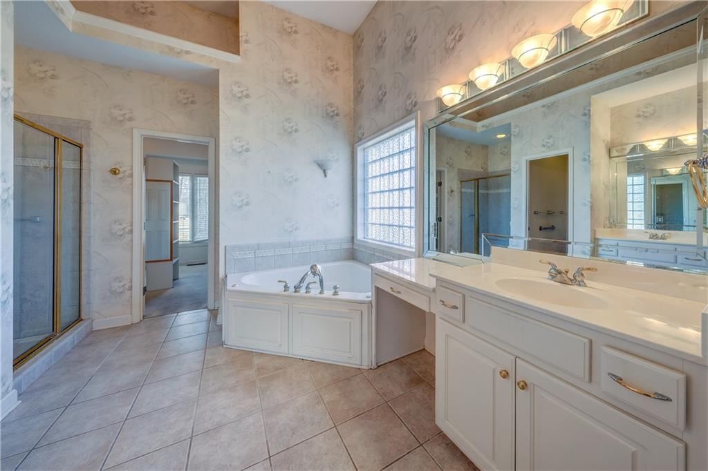 5005 SW Raintree Circle — photo 12