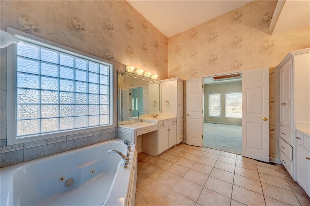 5005 SW Raintree Circle — photo 14