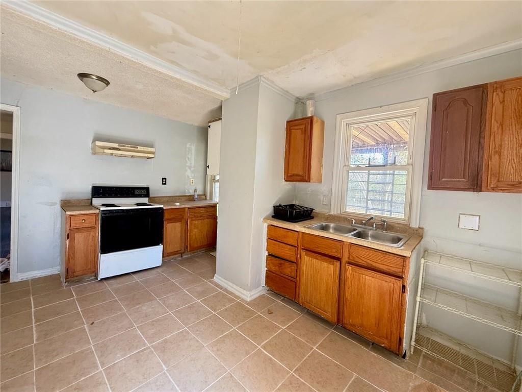 3005 E 54th Street — photo 3