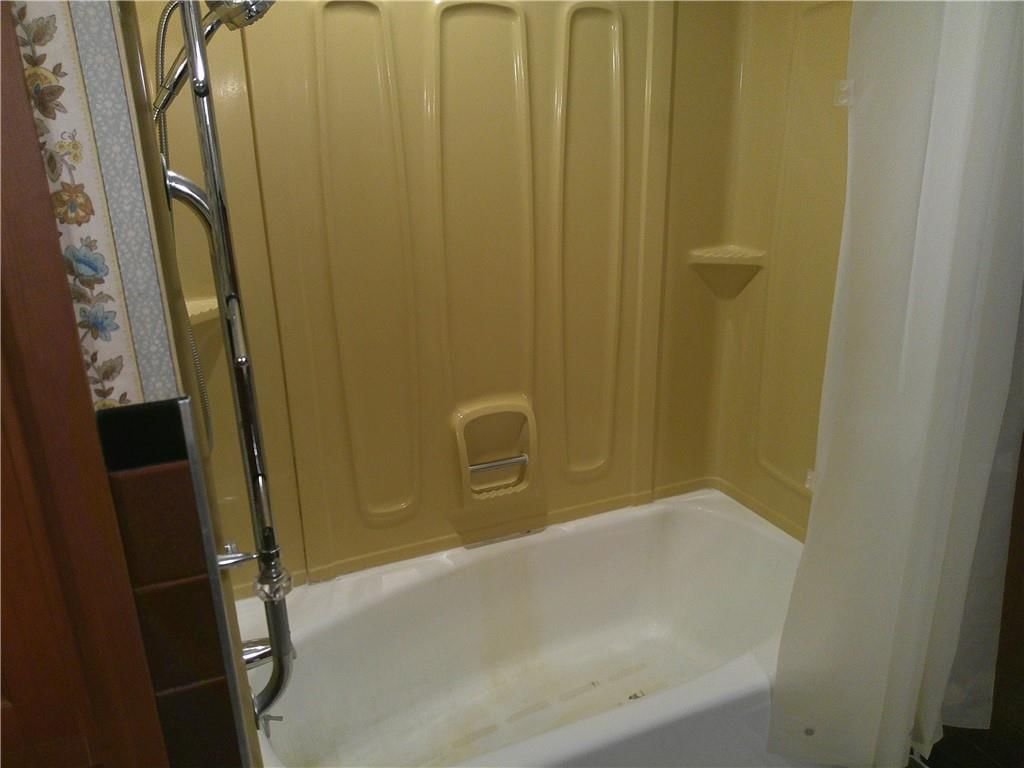 1308 W Fifth Street — photo 18