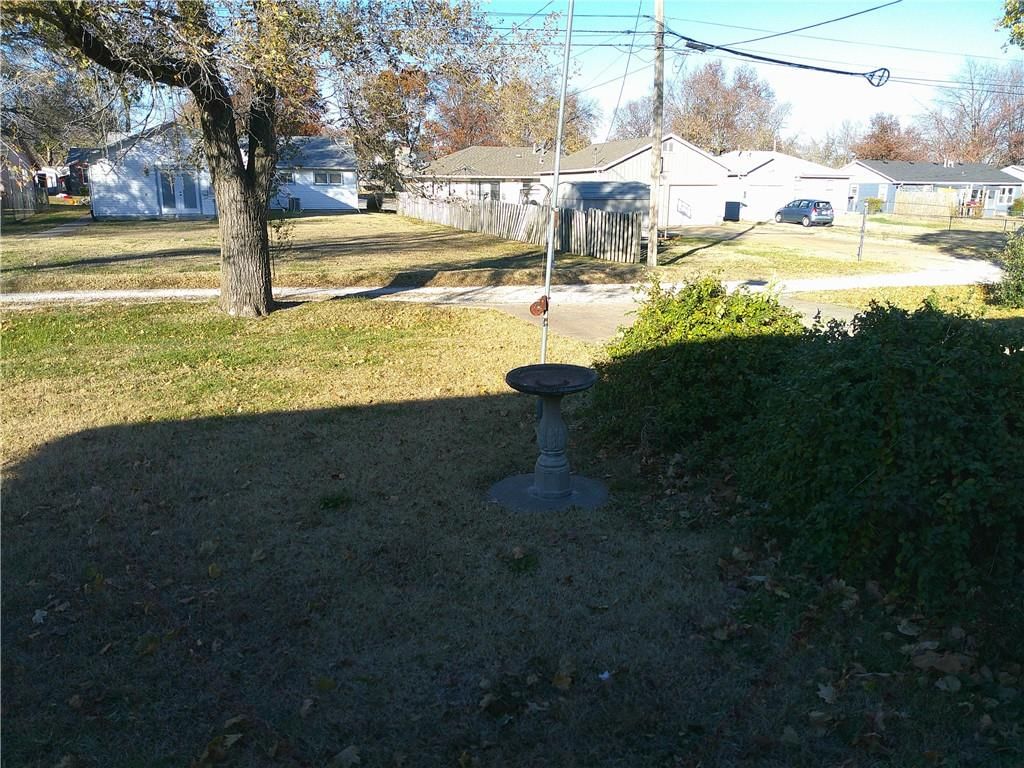 1308 W Fifth Street — photo 32