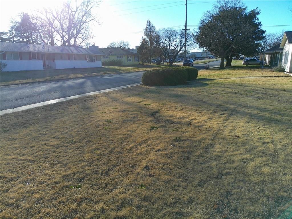 1308 W Fifth Street — photo 37