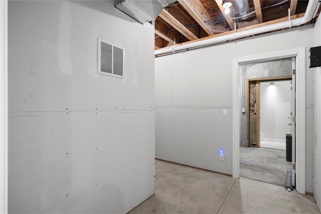 724 E 715 Road — photo 31