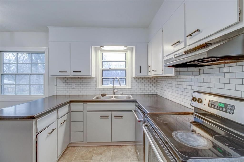 110 NW 6th Terrace — photo 8