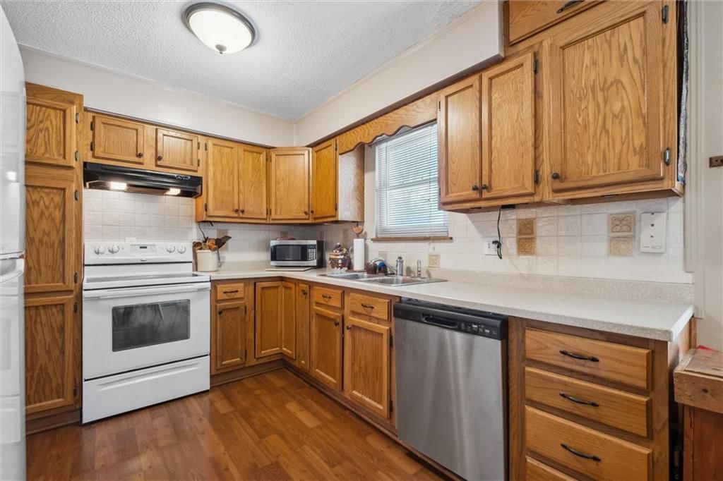 405 S Franklin Street — photo 8