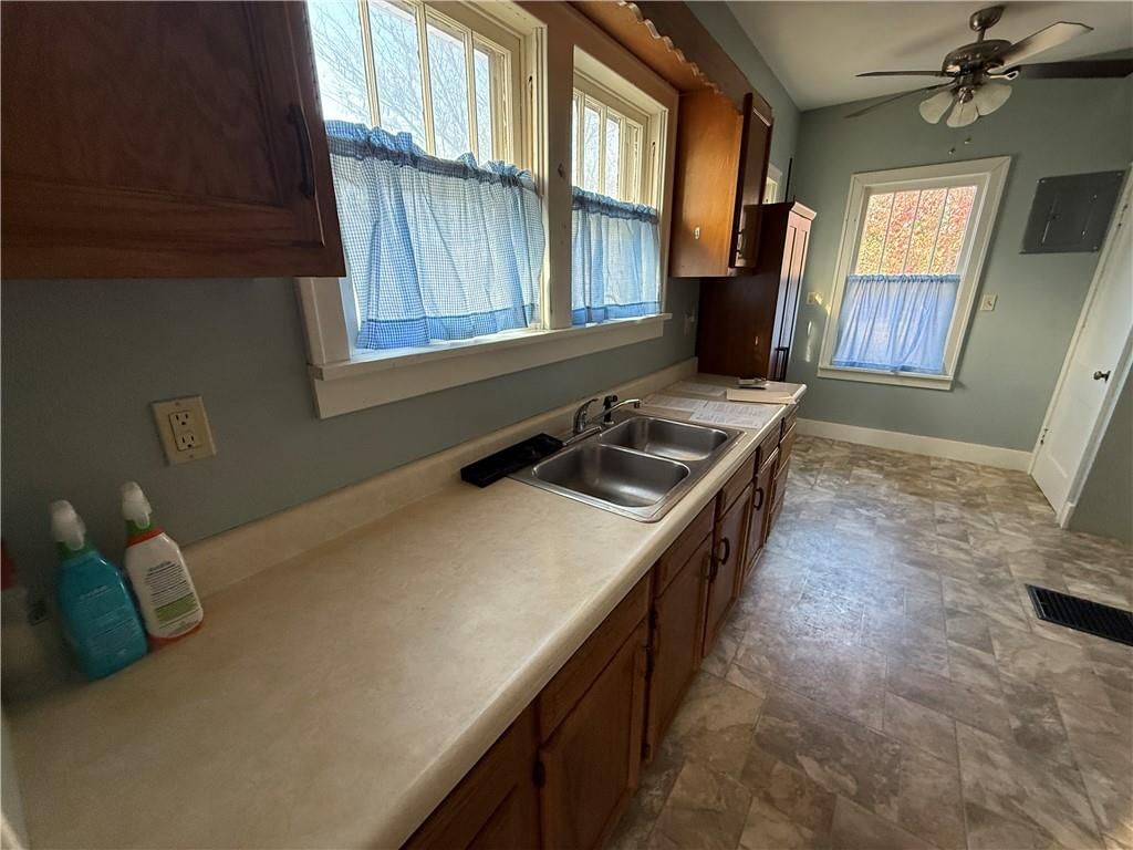210 W Martin Street — photo 17