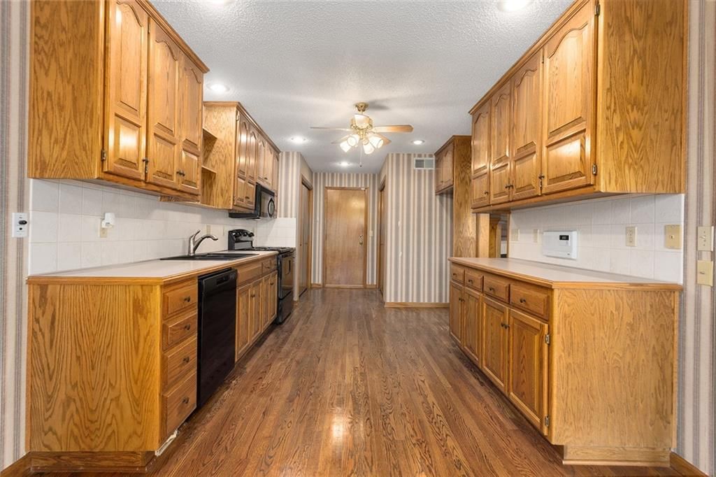 9617 N Locust Drive — photo 16