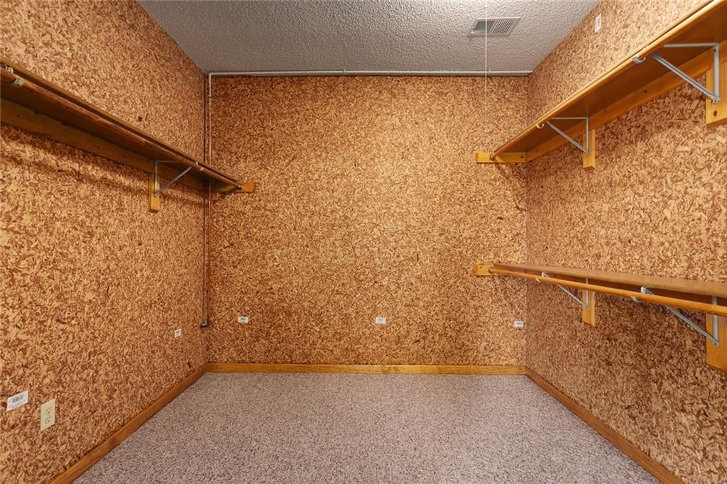 9617 N Locust Drive — photo 32