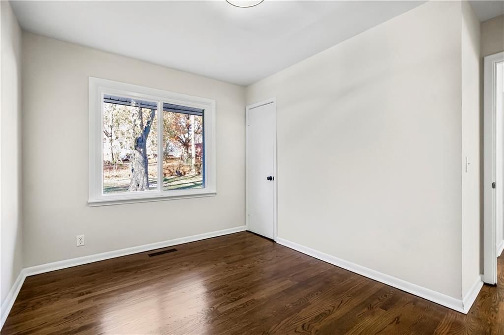 712 Country Club Drive Street — photo 17