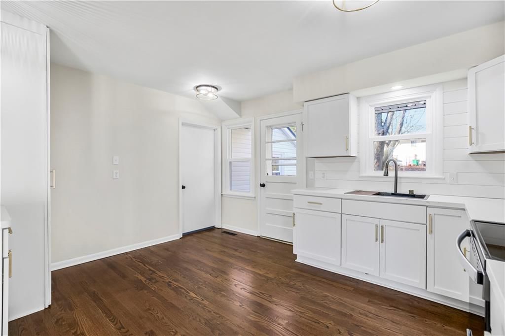 712 Country Club Drive Street — photo 8