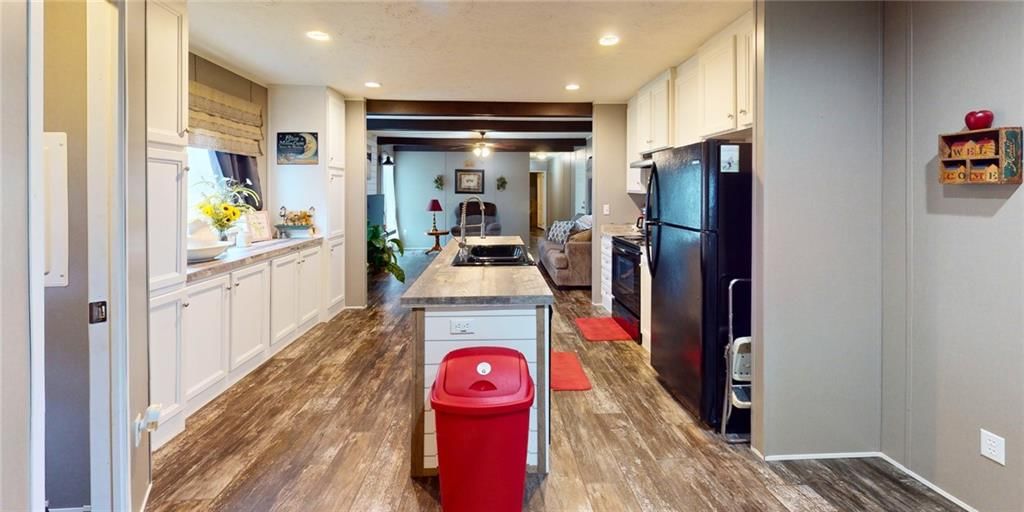 422 E Elm Street — photo 9