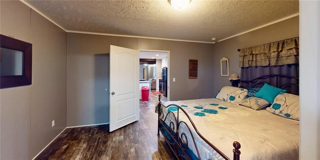 422 E Elm Street — photo 10