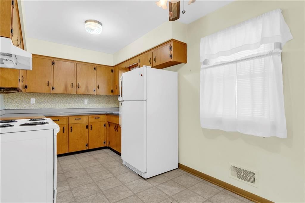 7904 Cresent Avenue — photo 8