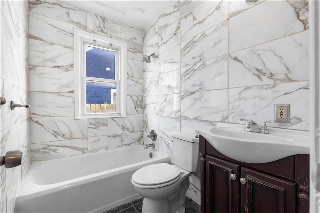 11209 Highridge Drive — photo 9