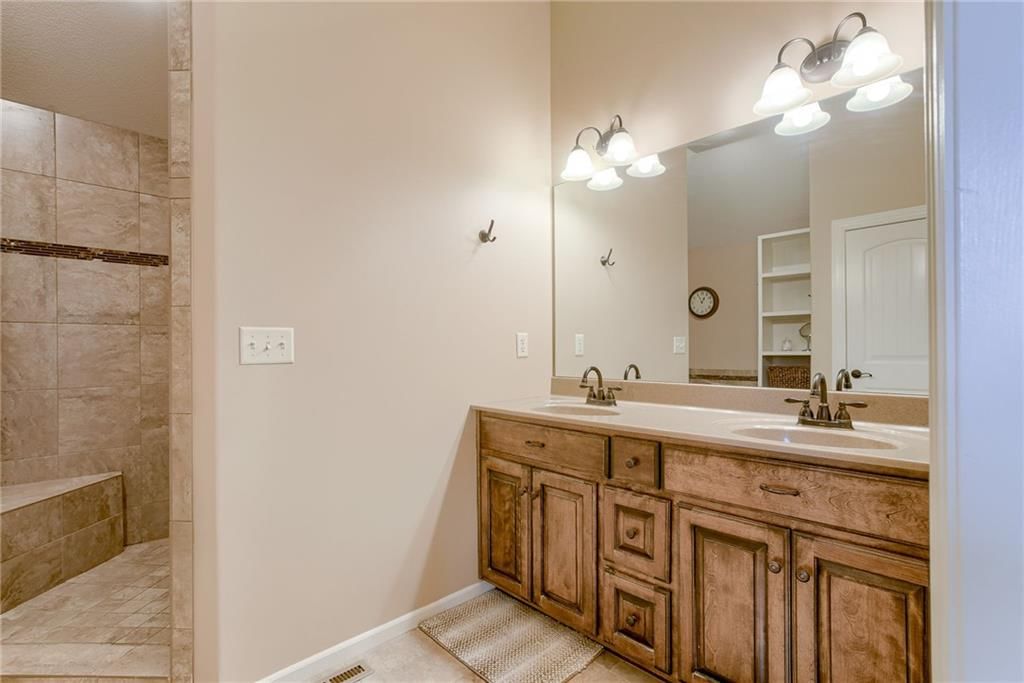2119 NW Hedgewood Drive — photo 13