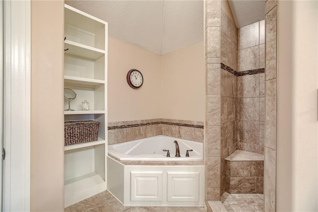 2119 NW Hedgewood Drive — photo 14